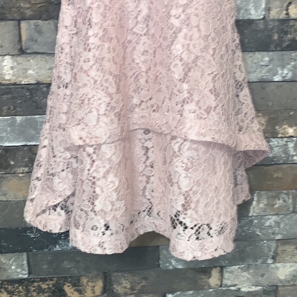 Xtraordinary Lace Dress - Picture 3 of 7